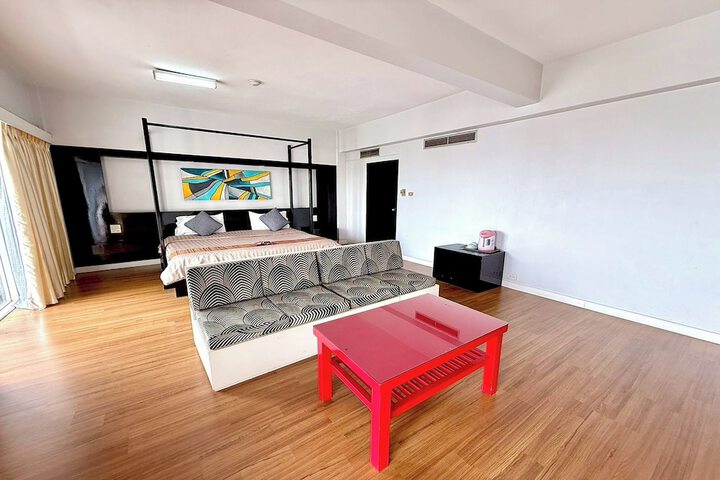 Room 11 of 130