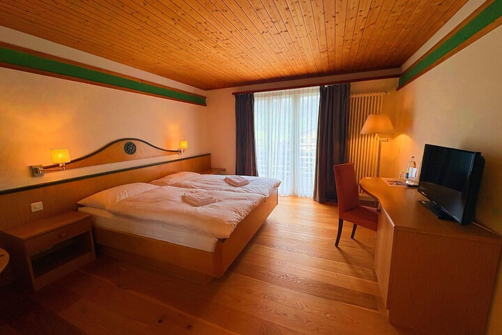 Room 6 of 62