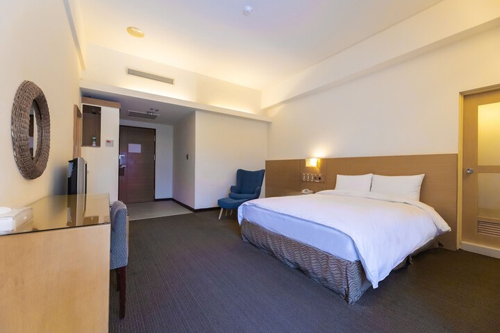 Room 3 of 34
