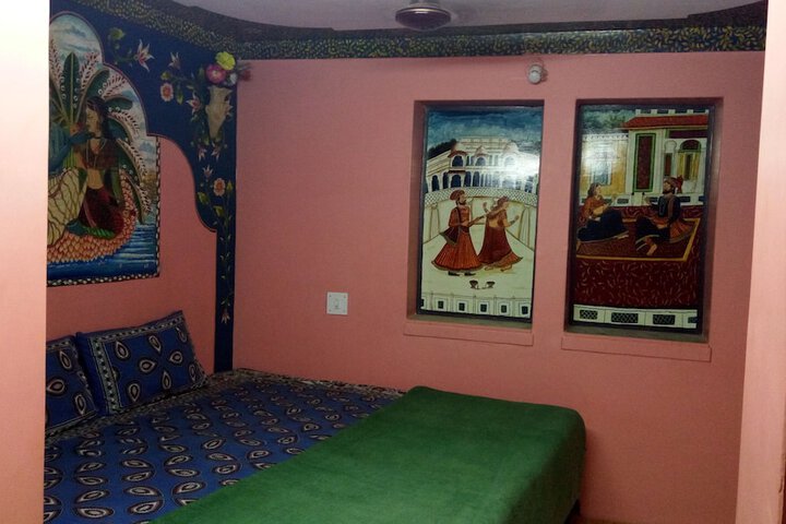 Room 11 of 29