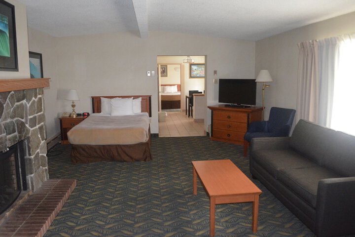 2 Double Beds (24 of 25)
