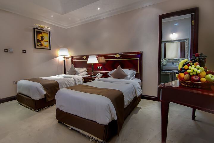 Room 8 of 19