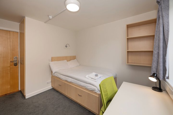 Room 7 of 26
