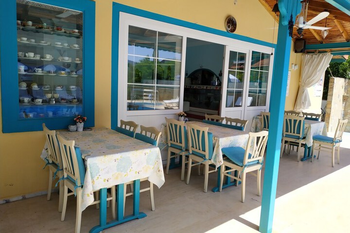 Dining 68 of 74