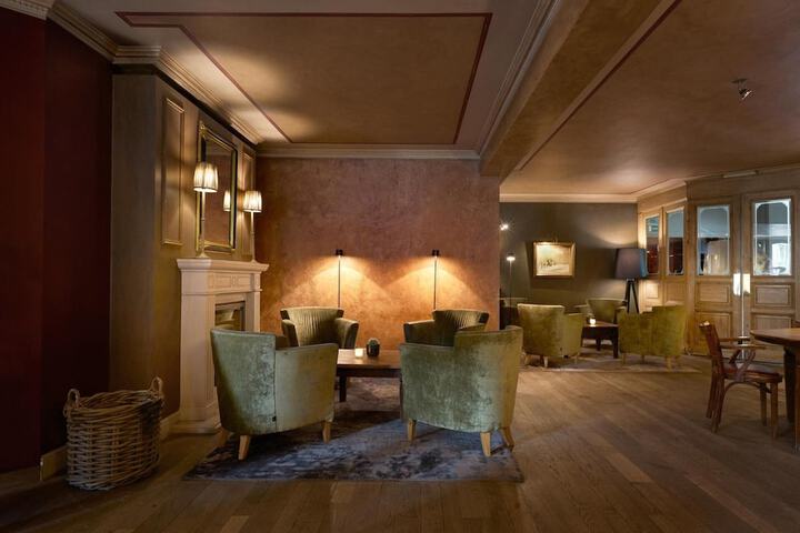 Hotel Lobby