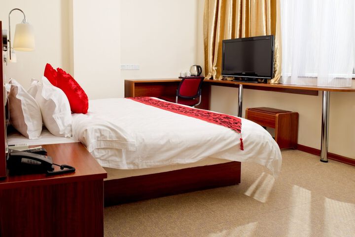 Room 8 of 32
