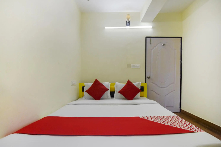 Room 2 of 3