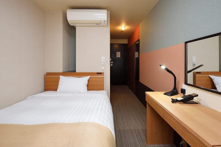Room 10 of 134