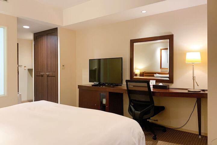 Room 19 of 152