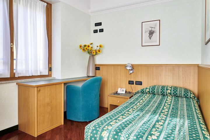 Room 6 of 41