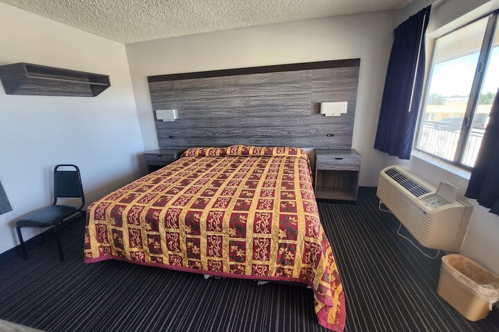 Room 2 of 5