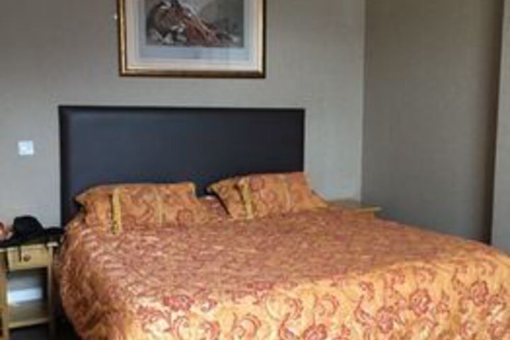 Room 20 of 28