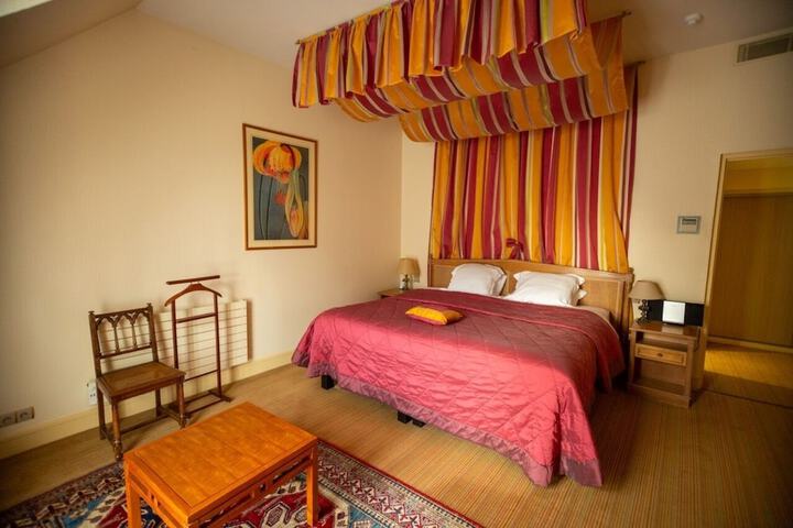 Room 95 of 169