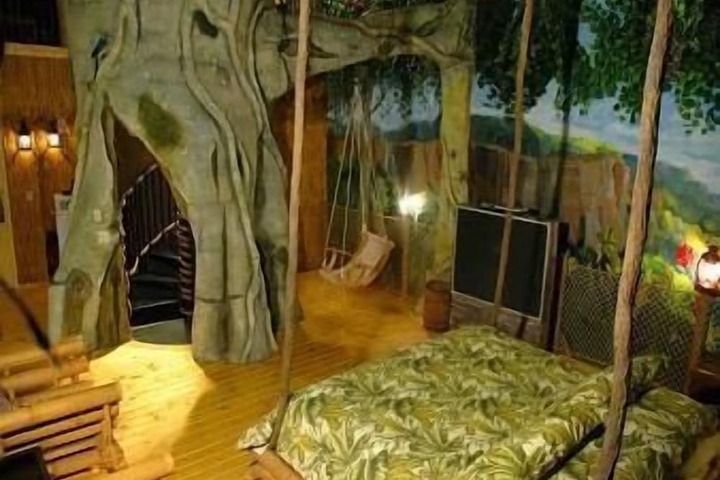 Room 46 of 92