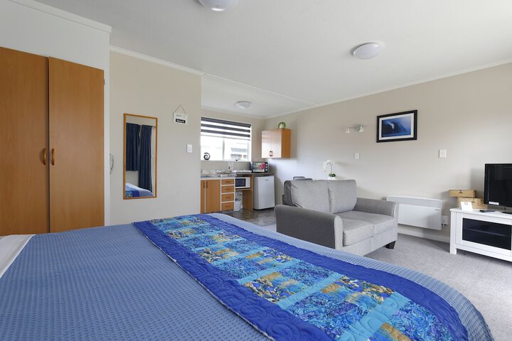 Room 7 of 74
