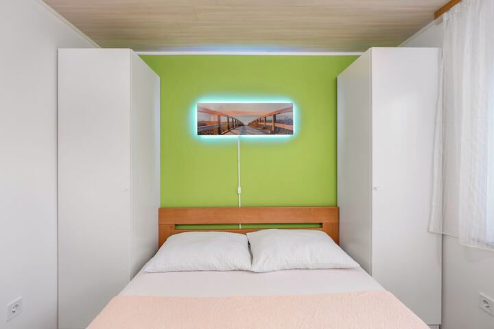 Room 11 of 88