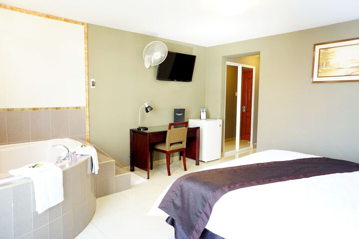 Room 14 of 62
