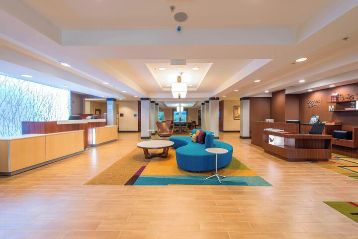 Entrance & Lobby