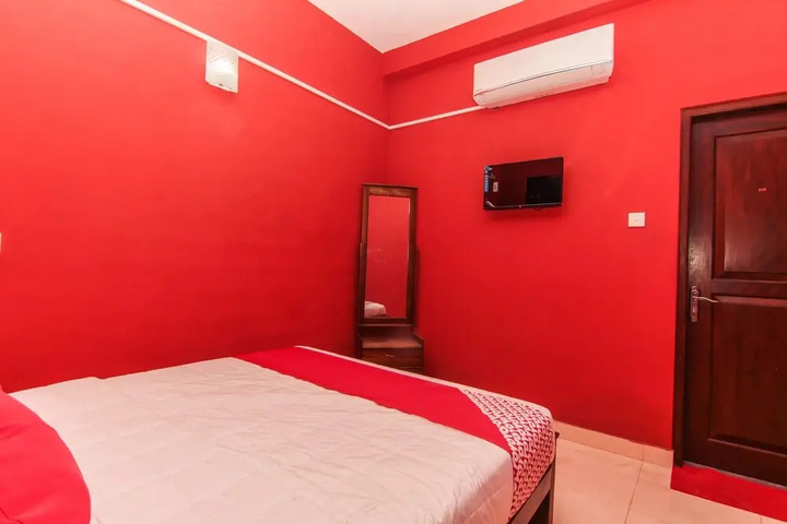 Room 9 of 22