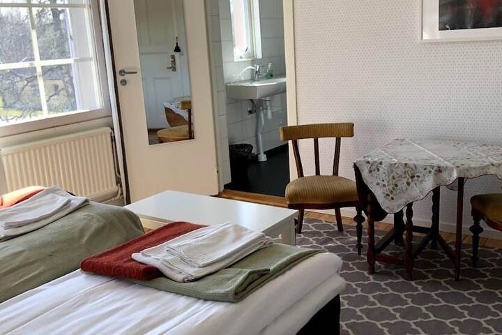 Room 12 of 89