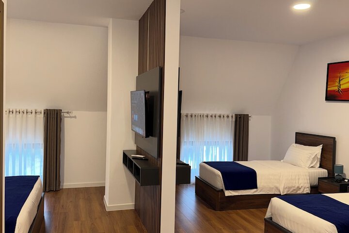 Room 33 of 75