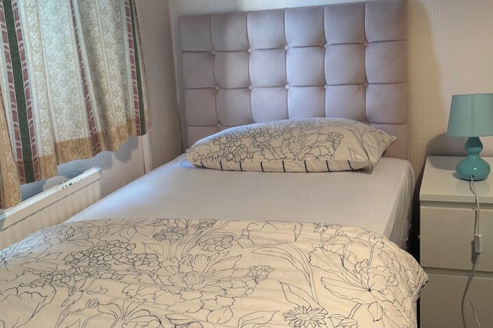Room 28 of 40