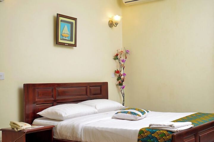 Room 3 of 32