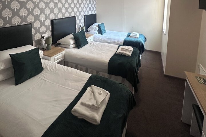 Room 13 of 16