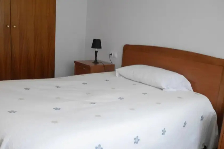 Room 4 of 12