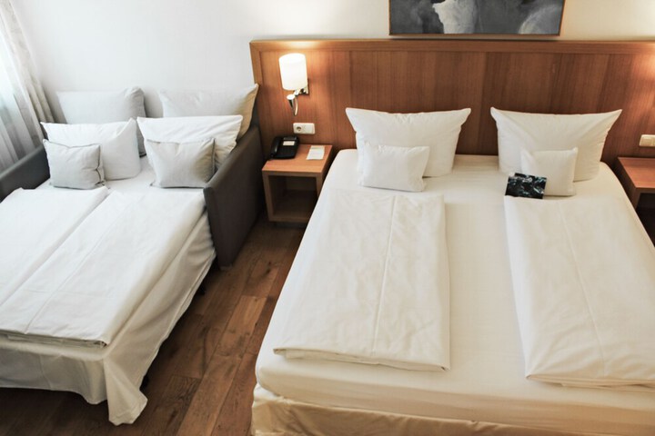 Room 21 of 122