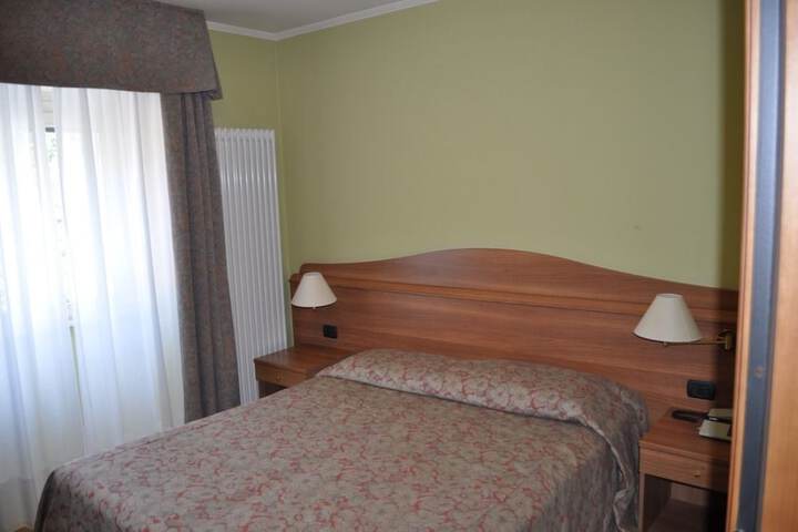 Room 28 of 69