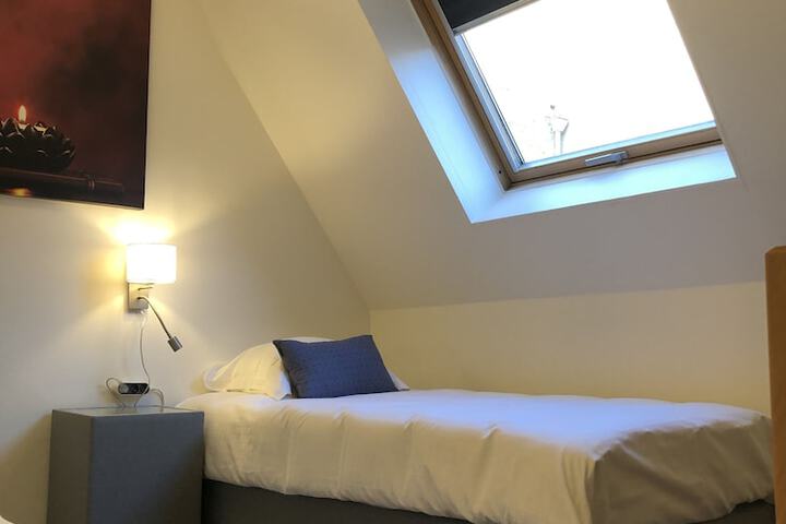 Room 35 of 112