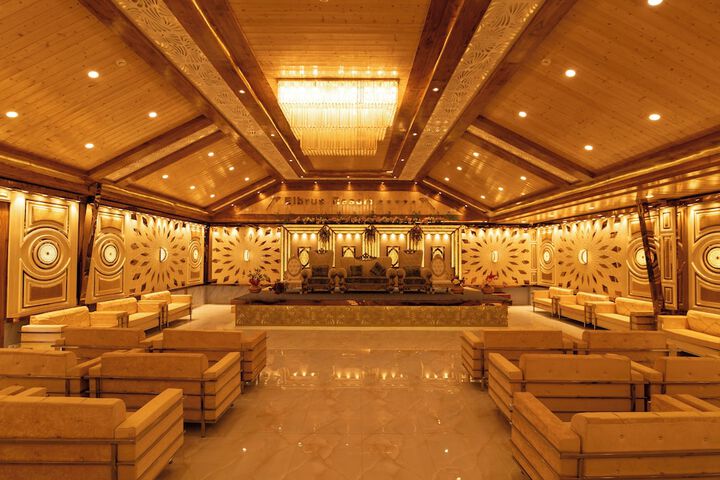 Ballroom/Hall 70 of 91