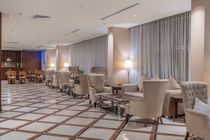 Dancenter Harbour Gateway Jeddah Beach Vivid Plaza Hotel