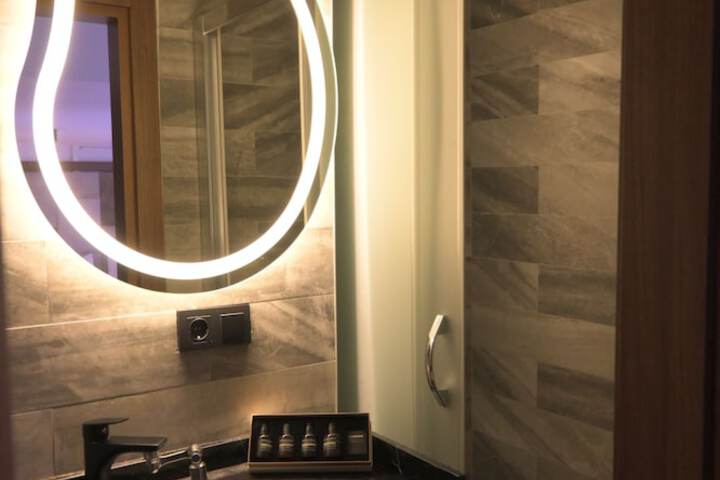 Room 38 of 40
