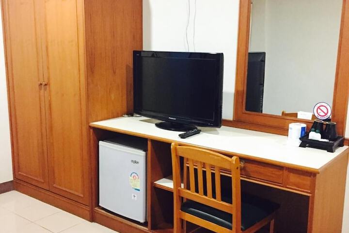 Room 26 of 37
