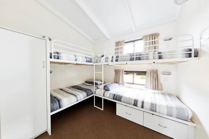 Room 18 of 100