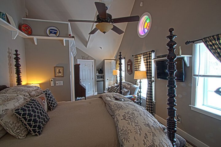 Room 5 of 203