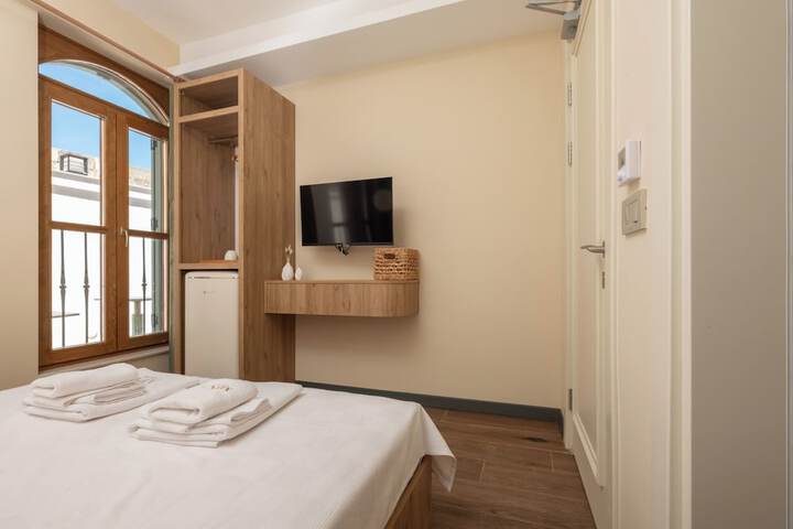 Room 3 of 24