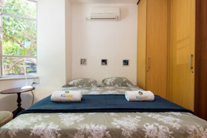 Room 28 of 35
