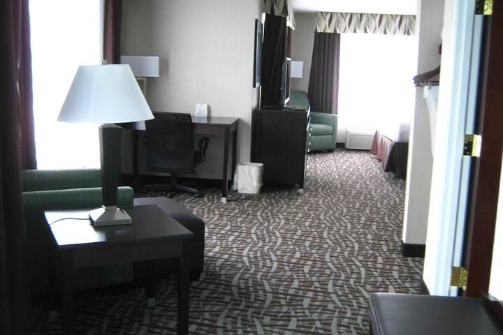 Room 4 of 63