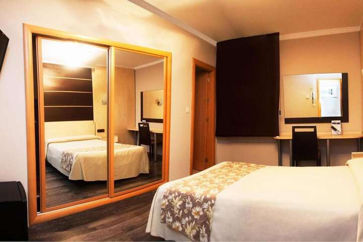 Room 8 of 46