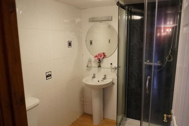 Room 16 of 25