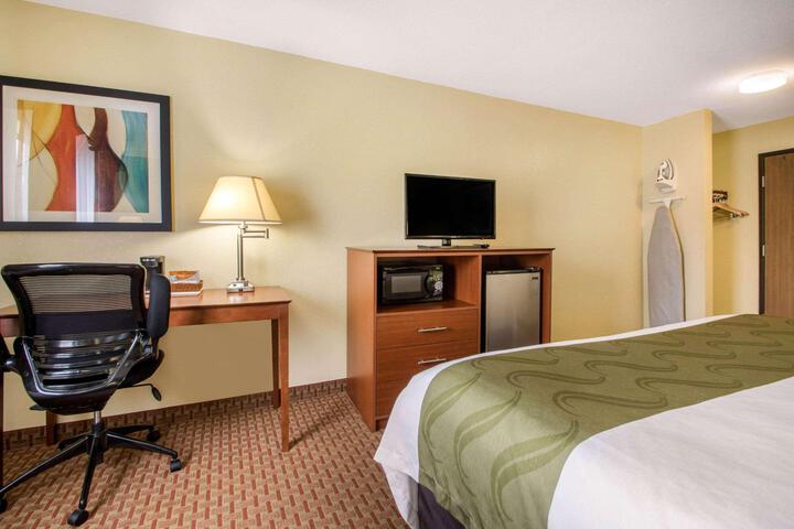 1 King Bed (1 of 24)