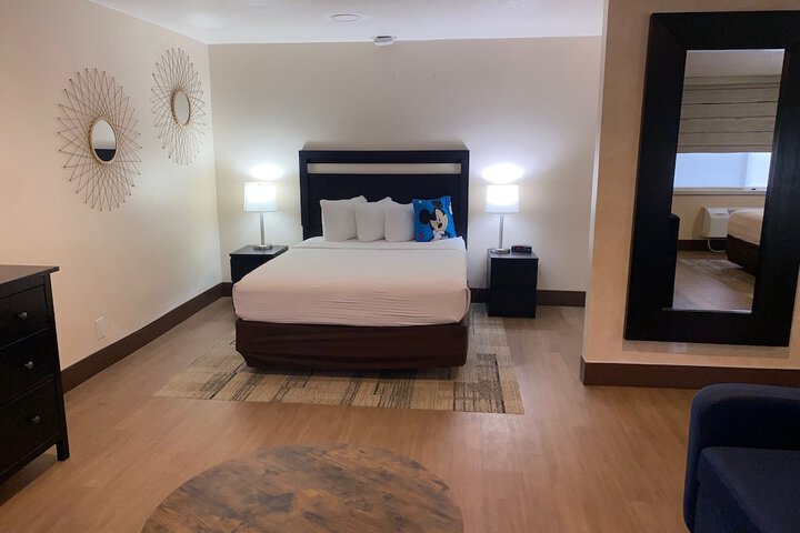 2 Queen Beds (11 of 27)