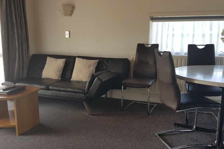 Room 25 of 48