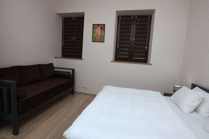 Room 14 of 49