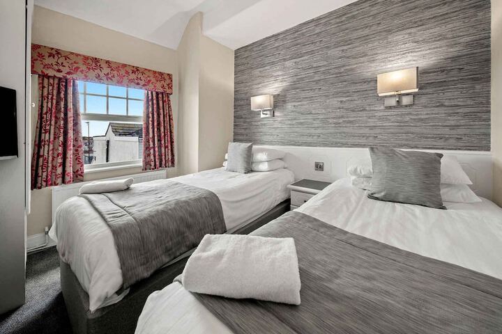 Room 16 of 79