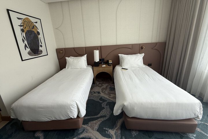 Room 26 of 83