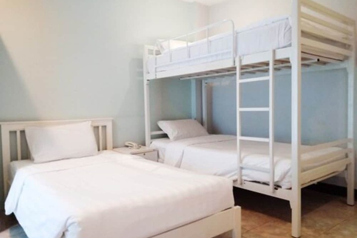 Room 10 of 81